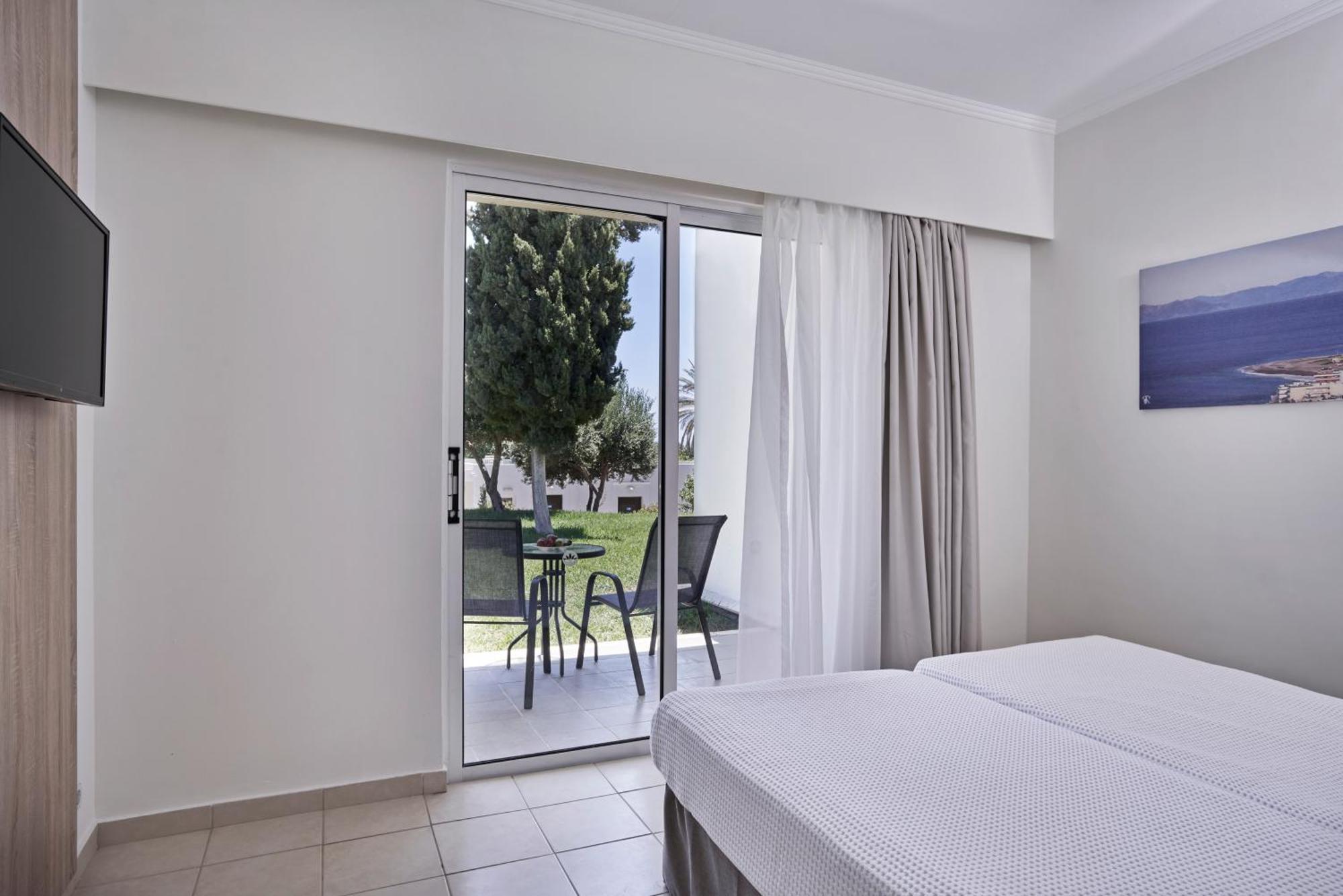 Labranda Kiotari Miraluna Resort Екстериор снимка