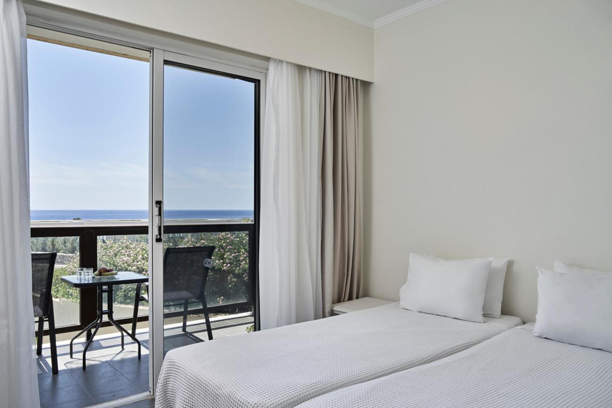 Labranda Kiotari Miraluna Resort Екстериор снимка