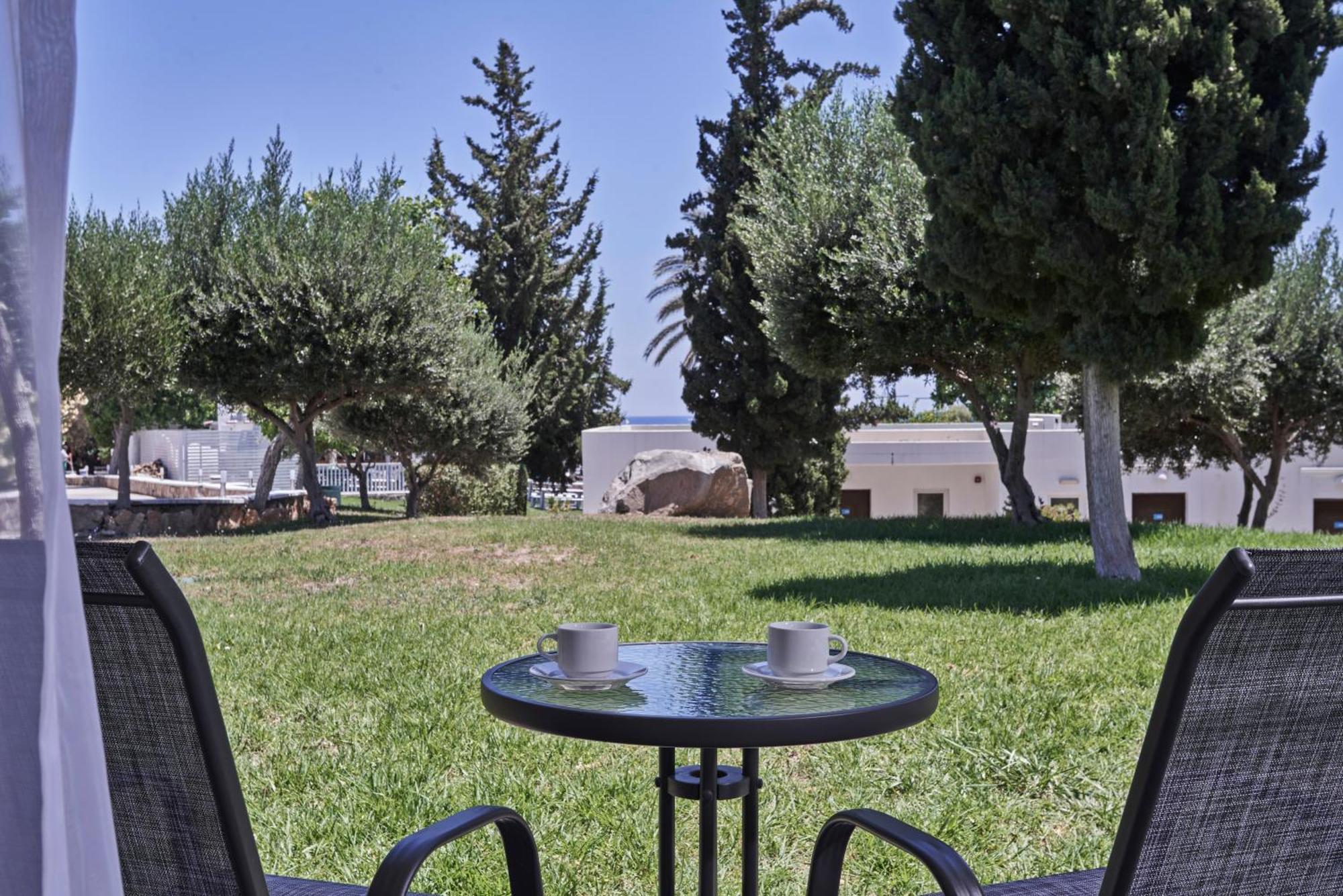 Labranda Kiotari Miraluna Resort Екстериор снимка